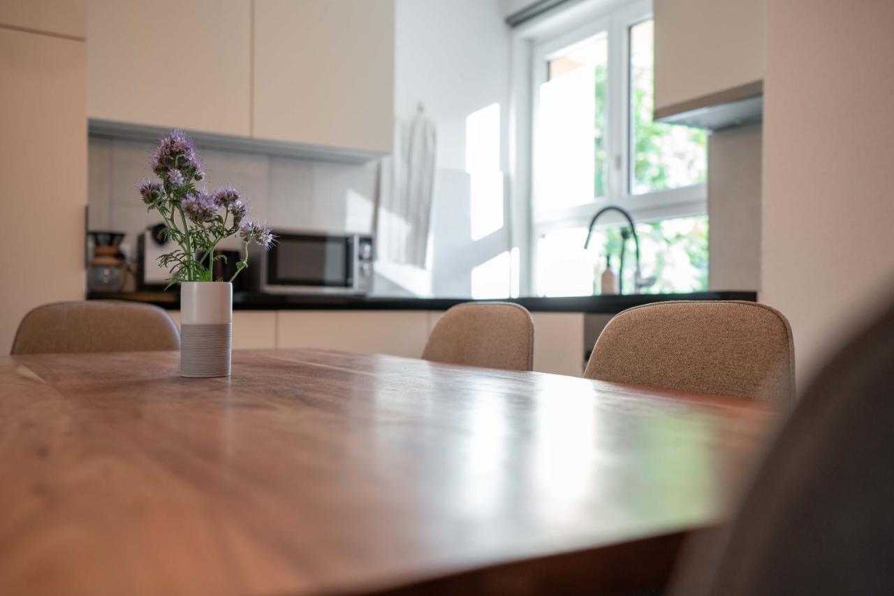 Moderne Wohnung Mit Parkplatz 奥斯特蒙迪根 外观 照片