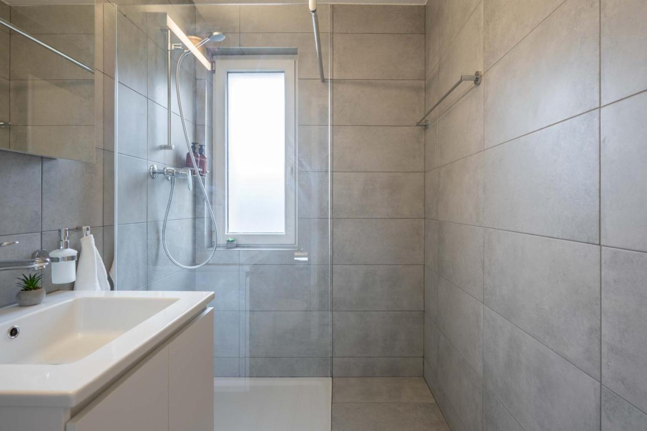 Moderne Wohnung Mit Parkplatz 奥斯特蒙迪根 外观 照片